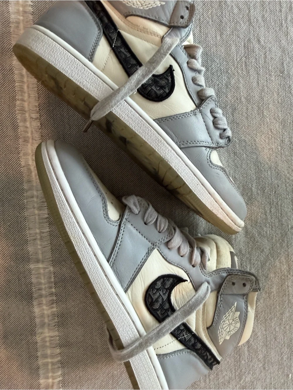 Nike Women's Gray White Black Low-Top Sneakers